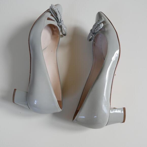 Prada Vintage Heels Pointed Toe Grey Patent Leather Kitten Heel Bow 37 or 7 - Picture 8 of 10